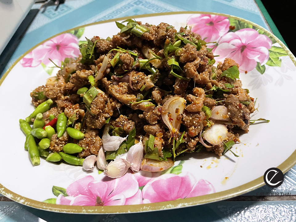 ลาบเป็ด สุดยอดอาหารไทยอีสาน ทั้งแซ่บทั้งนัวจนลืมตัว